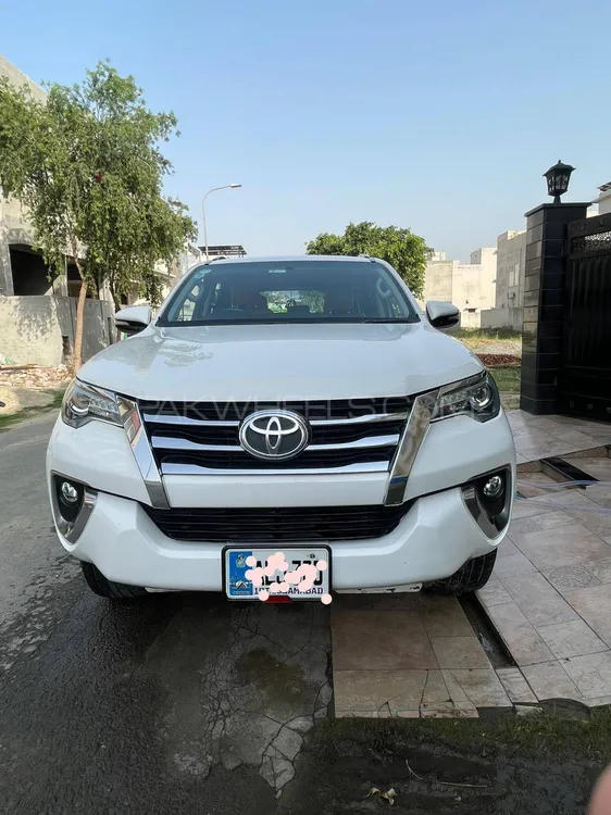 Toyota Fortuner 2017 for Sale in Lahore Image-1