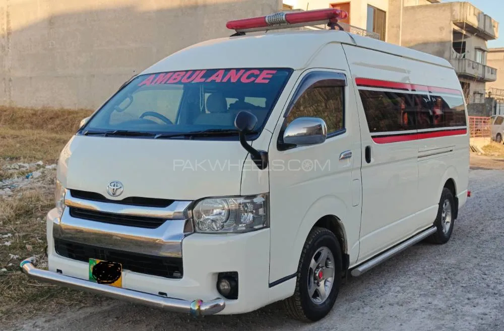 Toyota Hiace 2016 for Sale in Islamabad Image-1