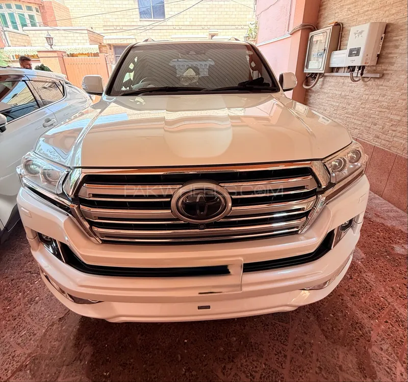 Toyota Land Cruiser 2017 for Sale in Faisalabad Image-1