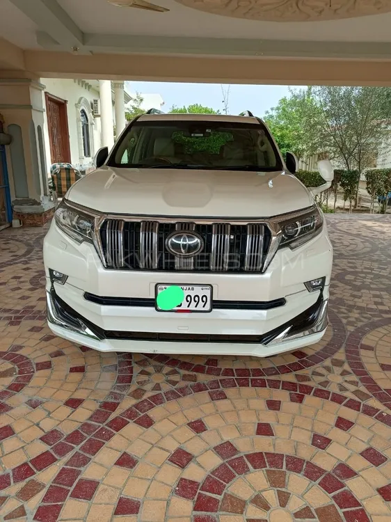 Toyota Prado 2017 for Sale in Chishtian Image-1
