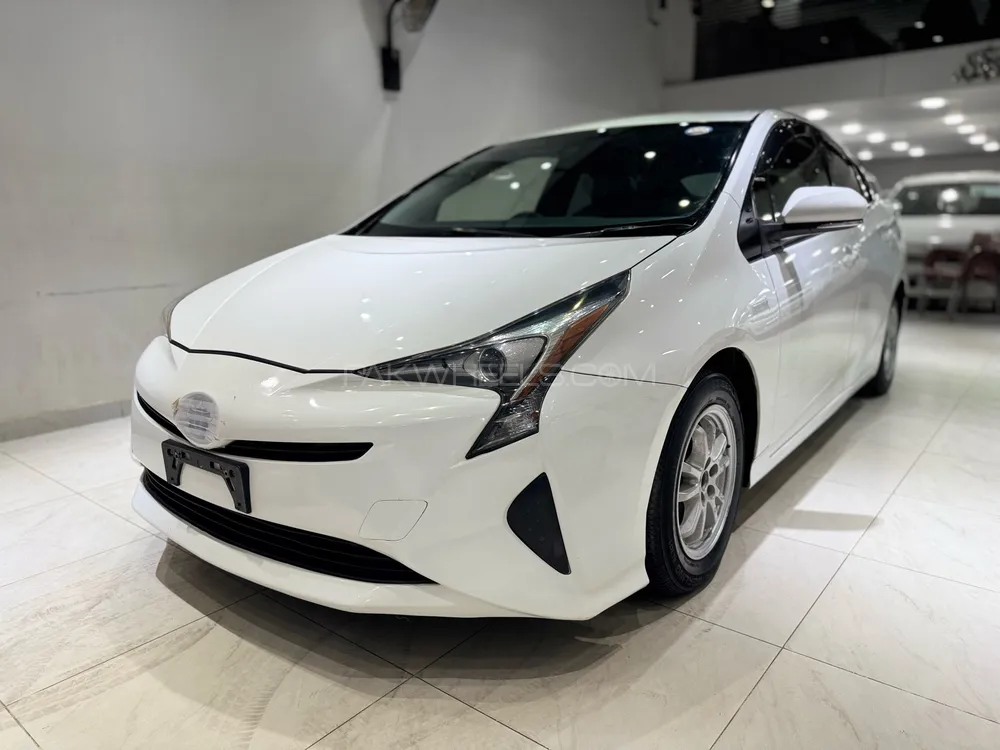 ٹویوٹا پریوس 2018 for Sale in کراچی Image-1