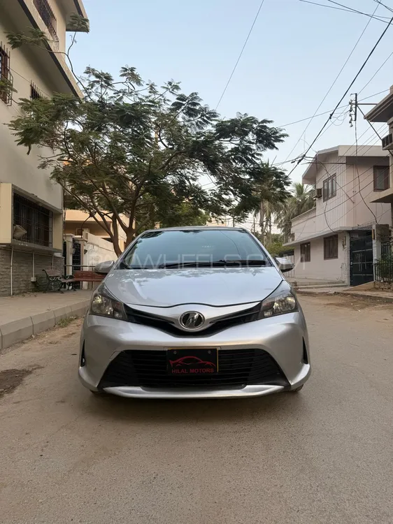 Toyota Vitz 2014 for Sale in Karachi Image-1