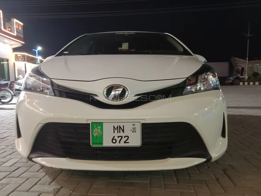 Toyota Vitz 2016 for Sale in Taunsa sharif Image-1