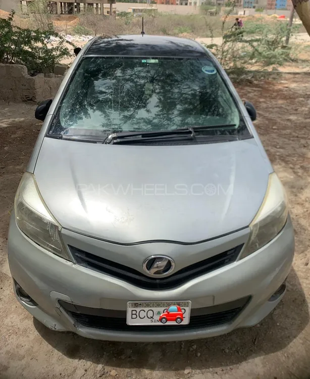 Toyota Vitz 2011 for Sale in Karachi Image-1