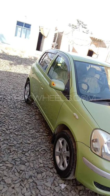 Toyota Vitz 2004 for Sale in Peshawar Image-1