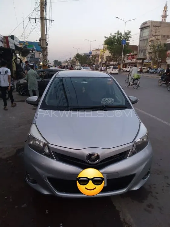 Toyota Vitz 2014 for Sale in Sialkot Image-1