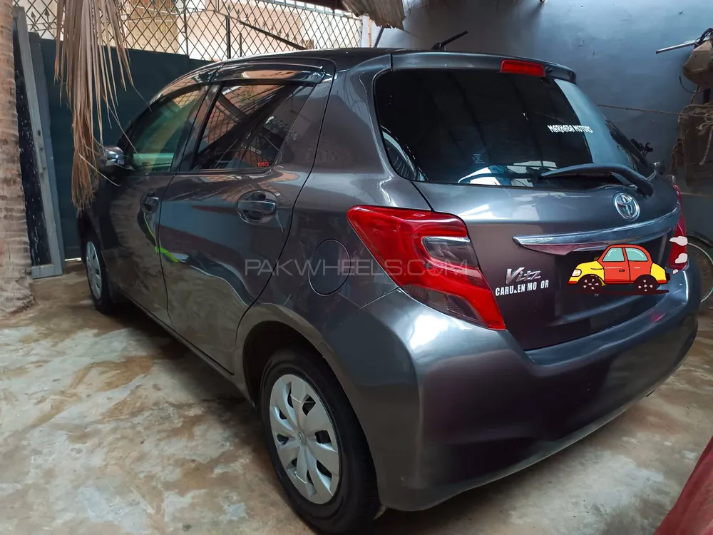 Toyota Vitz 2014 for Sale in Karachi Image-1