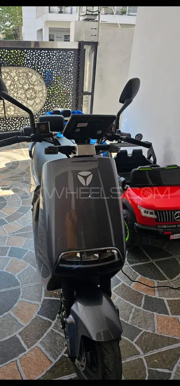Yadea G5 2025 for Sale Image-1