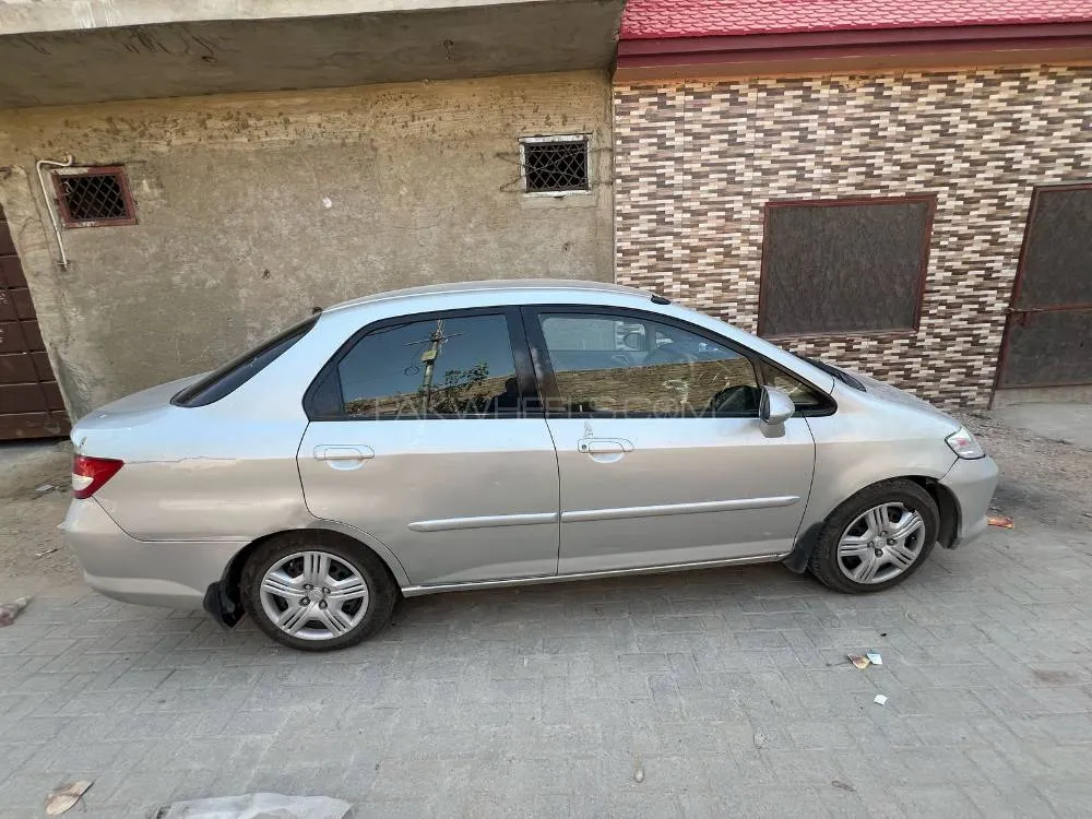 Honda City 2005 for Sale in Hyderabad Image-1
