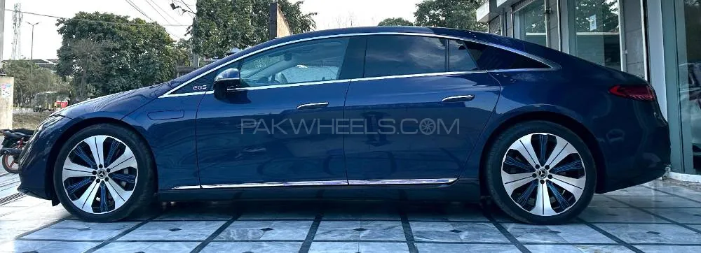 Mercedes Benz EQS 2022 for Sale in Lahore Mercedes Benz EQS 2022 for Sale in Lahore Image-3