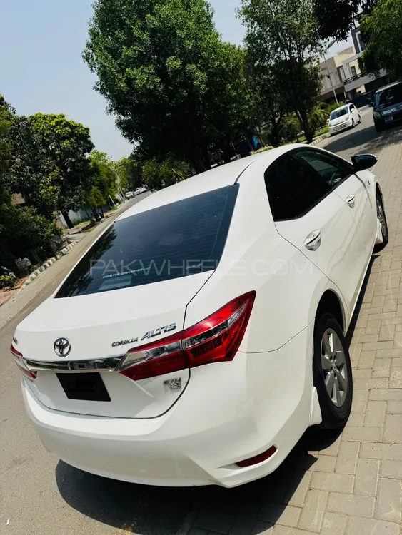 Toyota Corolla 2016 for Sale in Lahore Image-1
