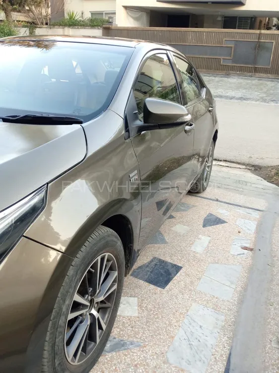 Toyota Corolla 2015 for Sale in Islamabad Image-1