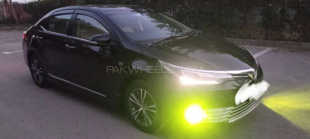 Toyota Corolla 2018 for Sale in Islamabad Image-1