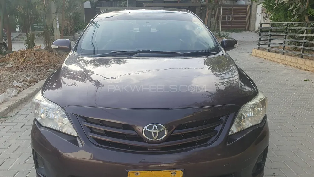 Toyota Corolla 2013 for Sale in Karachi Image-1