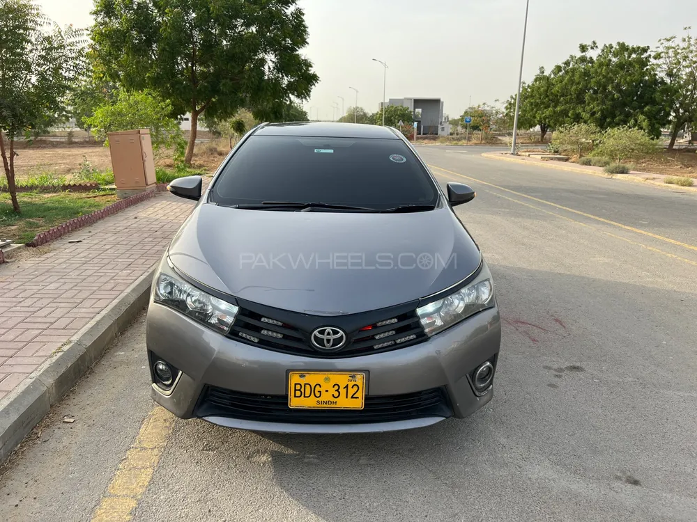 Toyota Corolla 2015 for Sale in Karachi Image-1