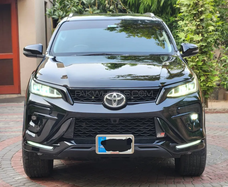 Toyota Fortuner 2018 for Sale in Lahore Image-1