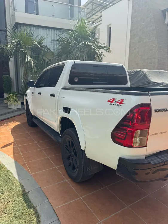 Toyota Hilux 2021 for Sale in Karachi Image-1