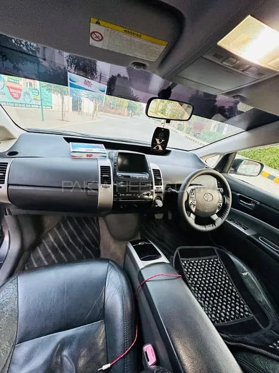 Toyota Prius 2012 for Sale in Lahore Image-1