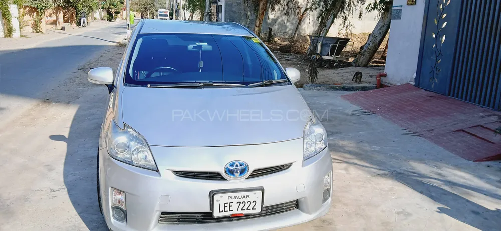 Toyota Prius 2010 for Sale in Sahiwal Image-1