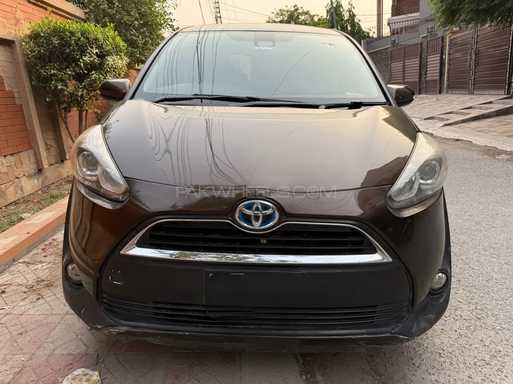 Toyota Sienta 2015 for Sale in Lahore Image-1