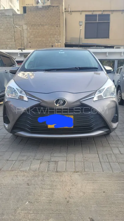 Toyota Vitz 2017 for Sale in Karachi Image-1