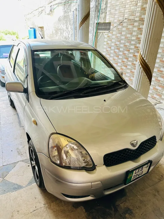 Toyota Vitz 2004 for Sale in Islamabad Image-1