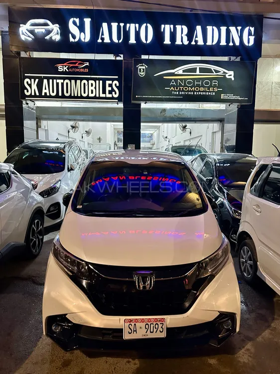 Honda Freed 2018 for Sale in Karachi Image-1