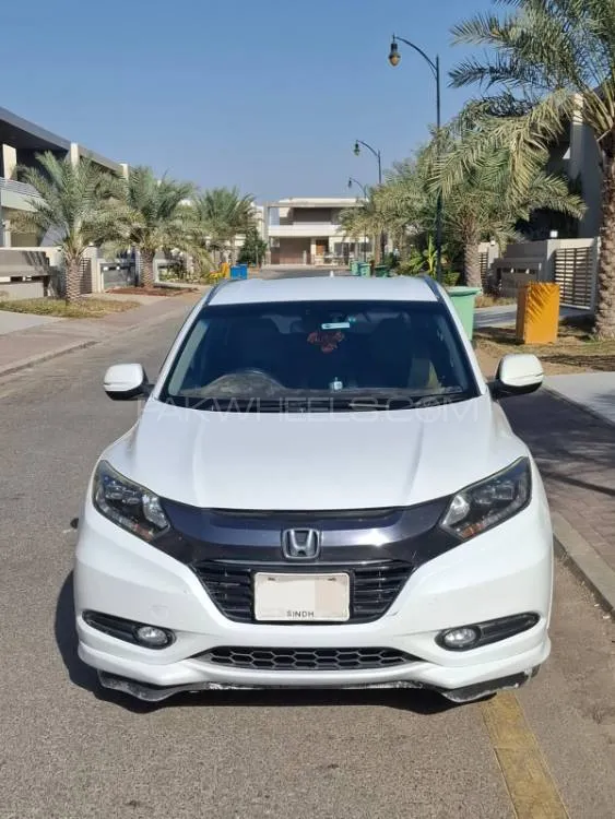 Honda Vezel 2014 for Sale in Karachi Image-1