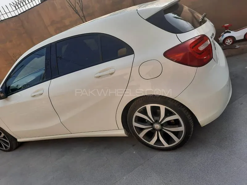 Mercedes Benz C Class 2014 for Sale in Karachi Image-1