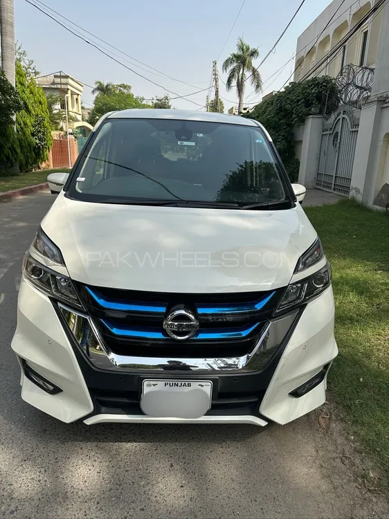 Nissan Serena 2018 for Sale in Lahore Image-1
