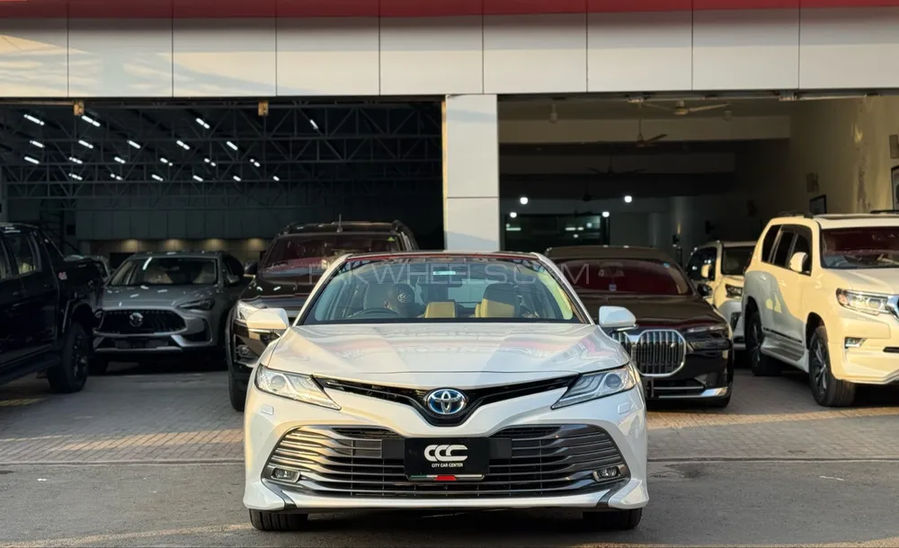 Toyota Camry 2018 for Sale in Lahore Image-1