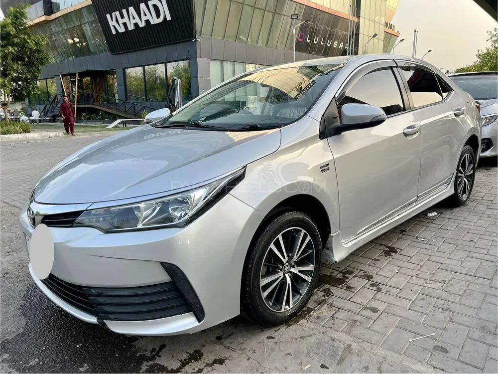 Toyota Corolla 2017 for Sale in Islamabad Image-1
