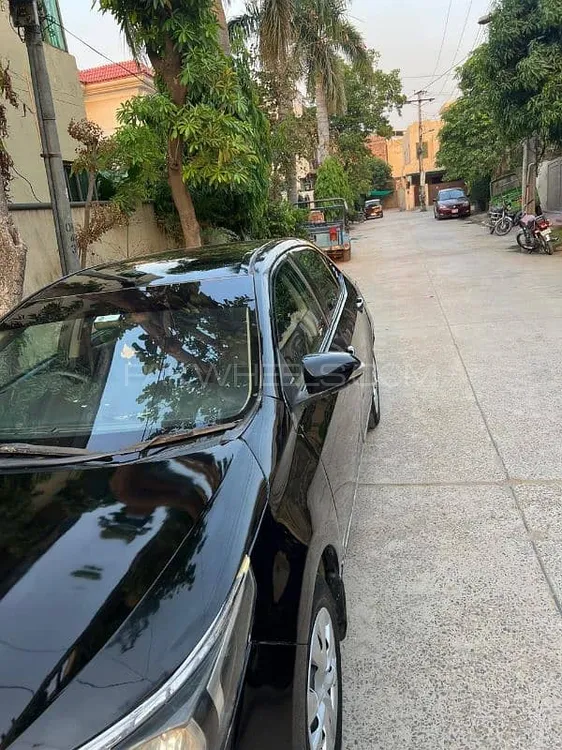 Toyota Corolla 2017 for Sale in Lahore Image-1