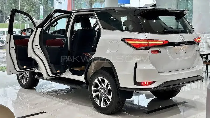 Toyota Fortuner 2025 for Sale in Gujranwala Image-1