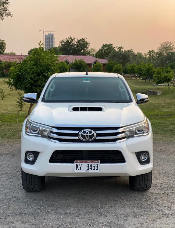 Toyota Hilux 2017 for Sale in Islamabad Image-1