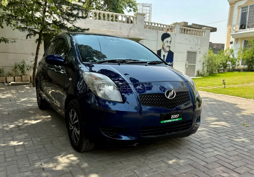 Toyota Vitz 2007 for Sale in Lahore Image-1