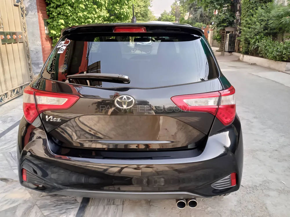 Toyota Vitz 2017 for Sale in Lahore Image-1