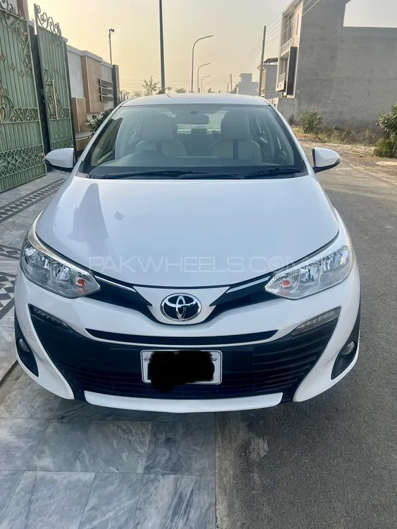 Toyota Yaris Sedan 2020 for Sale in Lahore Image-1
