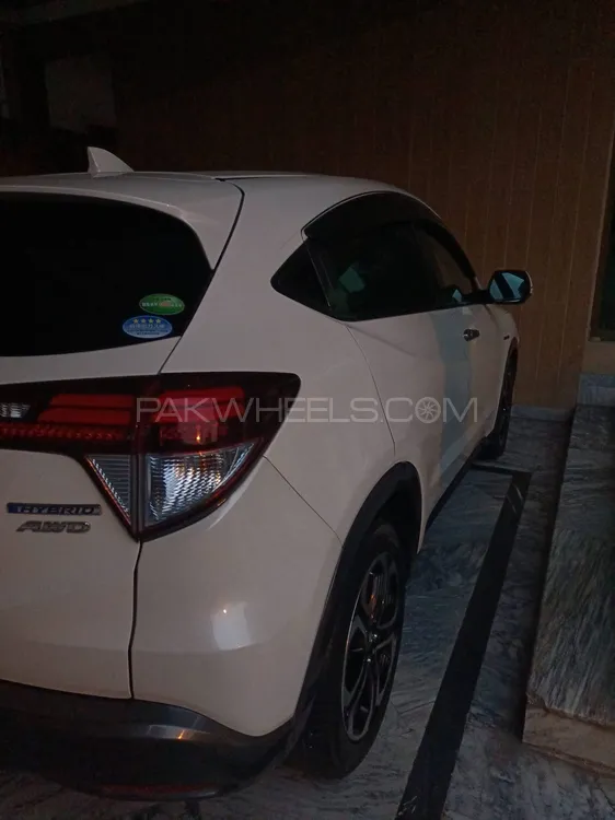 Honda Vezel 2015 for Sale in Peshawar Image-1
