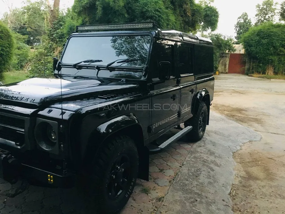 Land Rover Defender 2013 for Sale in Faisalabad Image-1