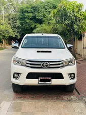 Toyota Hilux Revo V Automatic 3.0  2017 for Sale