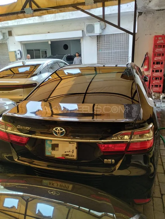 Toyota Camry 2016 for Sale in Lahore Image-1