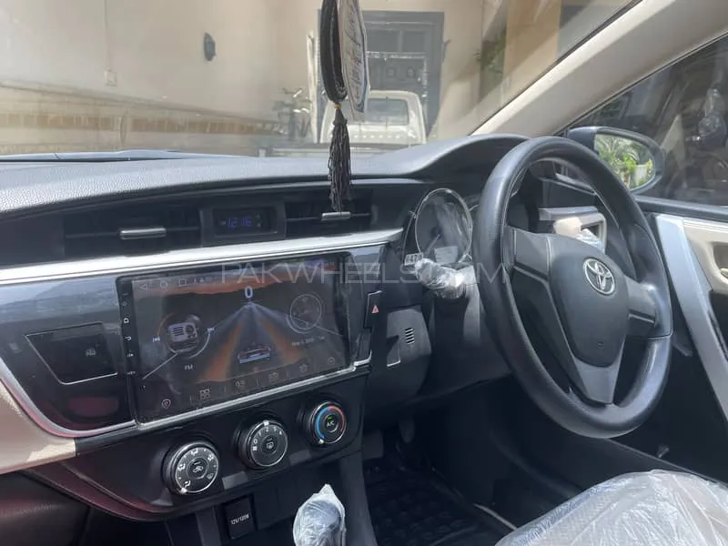 Toyota Corolla 2017 for Sale in Karachi Image-1