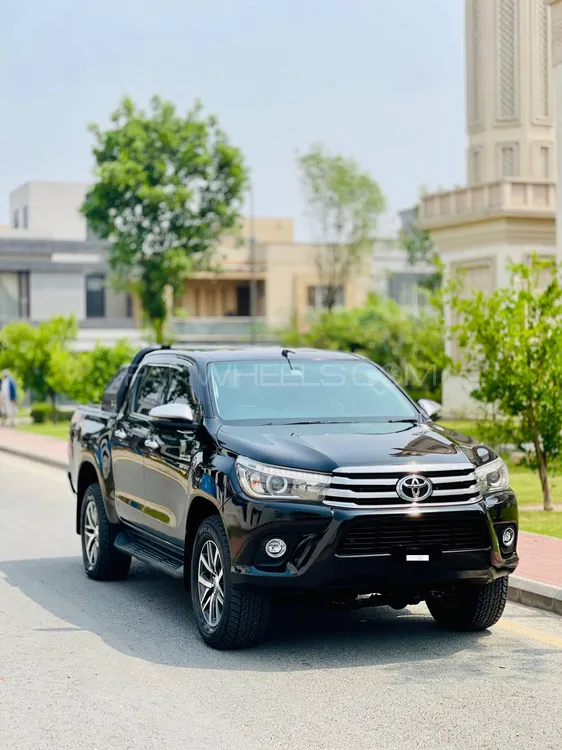 Toyota Hilux 2021 for Sale in Sialkot Image-1