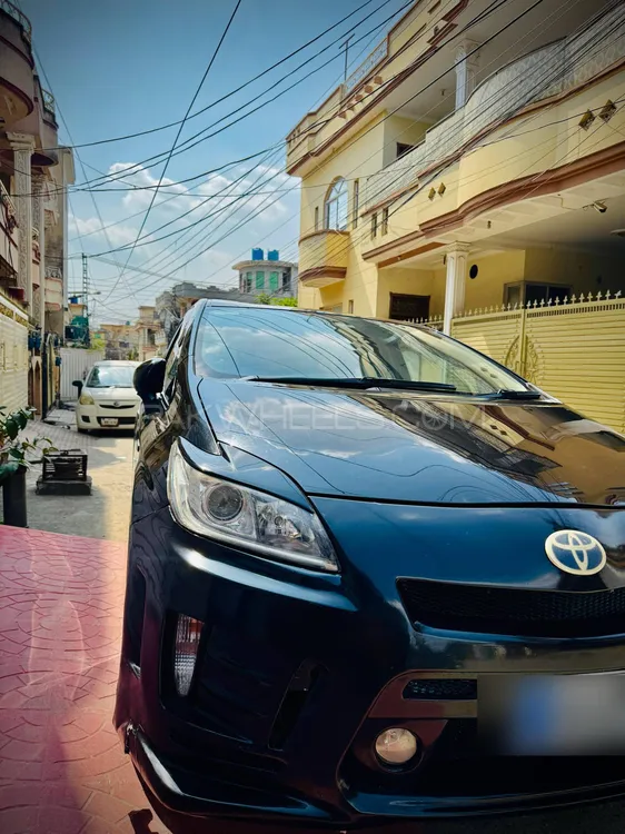 Toyota Prius 2018 for Sale in Islamabad Image-1