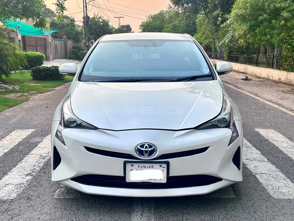 Toyota Prius 2016 for Sale in Lahore Image-1