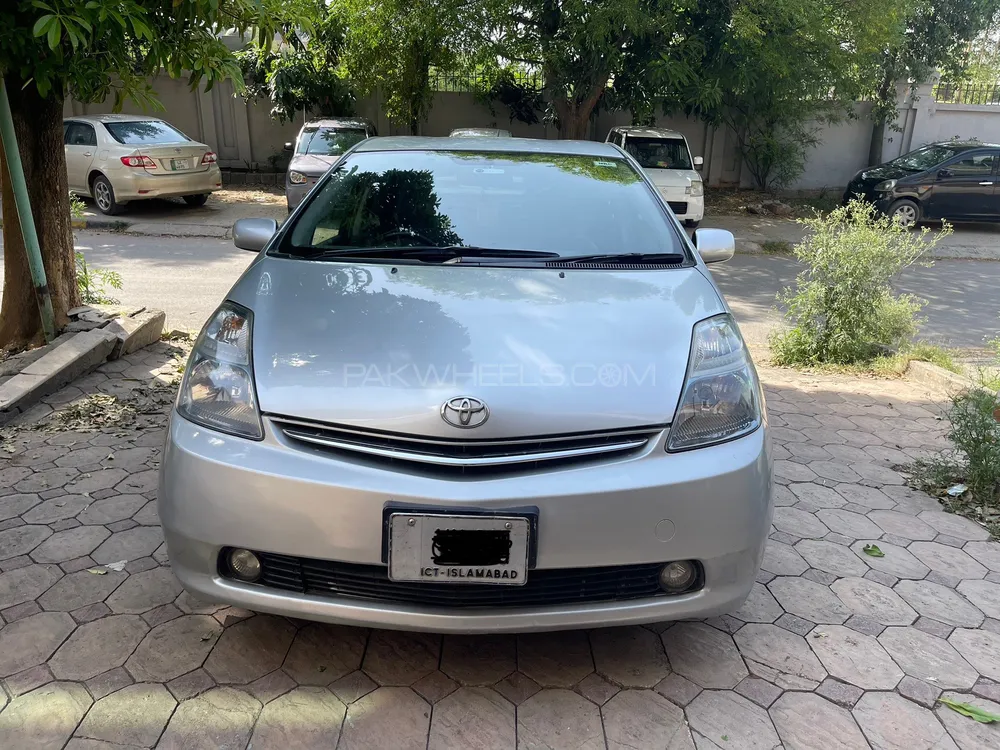 Toyota Prius 2008 for Sale in Islamabad Image-1