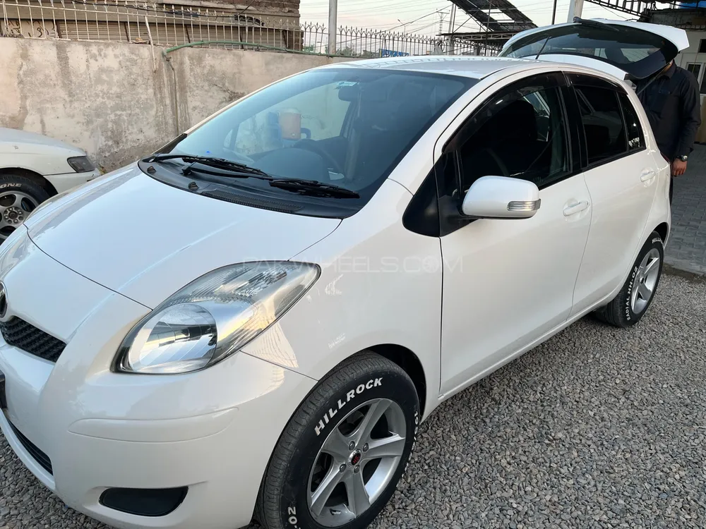 Toyota Vitz 2007 for Sale in Dera ismail khan Image-1