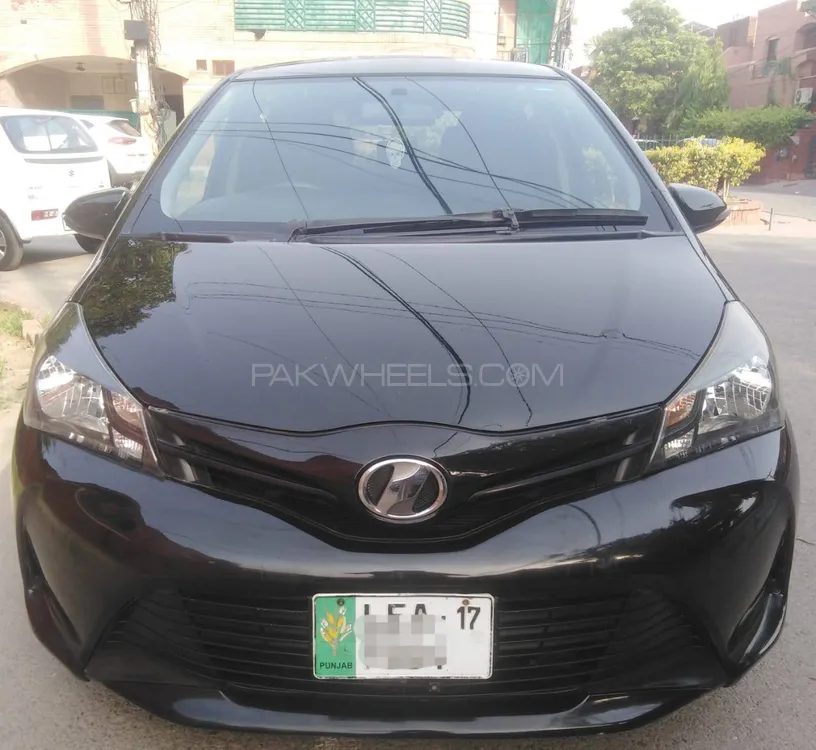 Toyota Vitz 2014 for Sale in Lahore Image-1