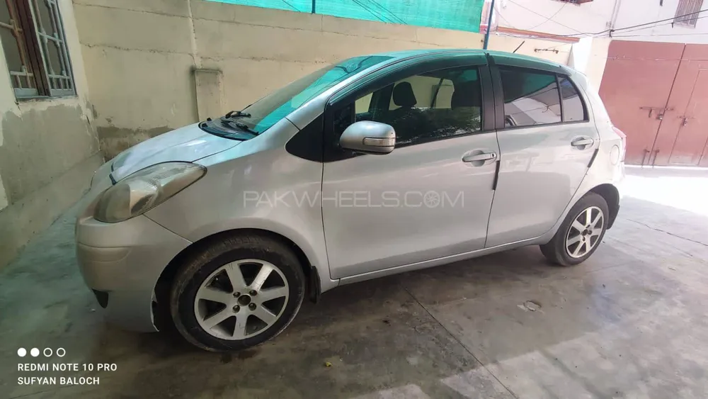 Toyota Vitz 2010 for Sale in Karachi Image-1